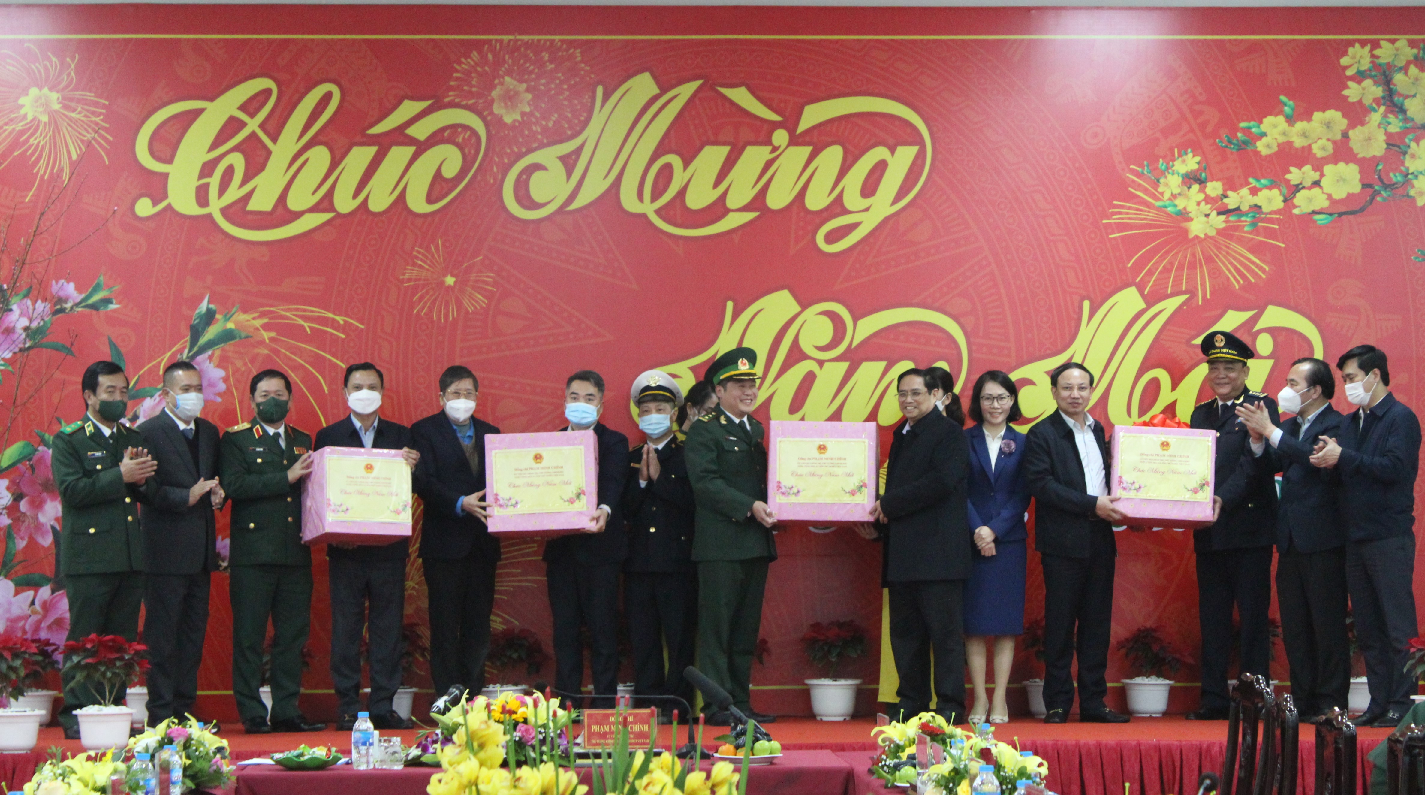 Thủ tướng Chính phủ Phạm Minh Chính thăm, chúc Tết nhân dân, các lực lượng nơi tuyến đầu Móng Cái