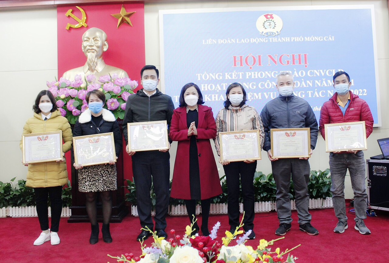LĐLĐ Thành phố tổng kết phong trào CNVCLĐ và hoạt động Công đoàn năm 2021.